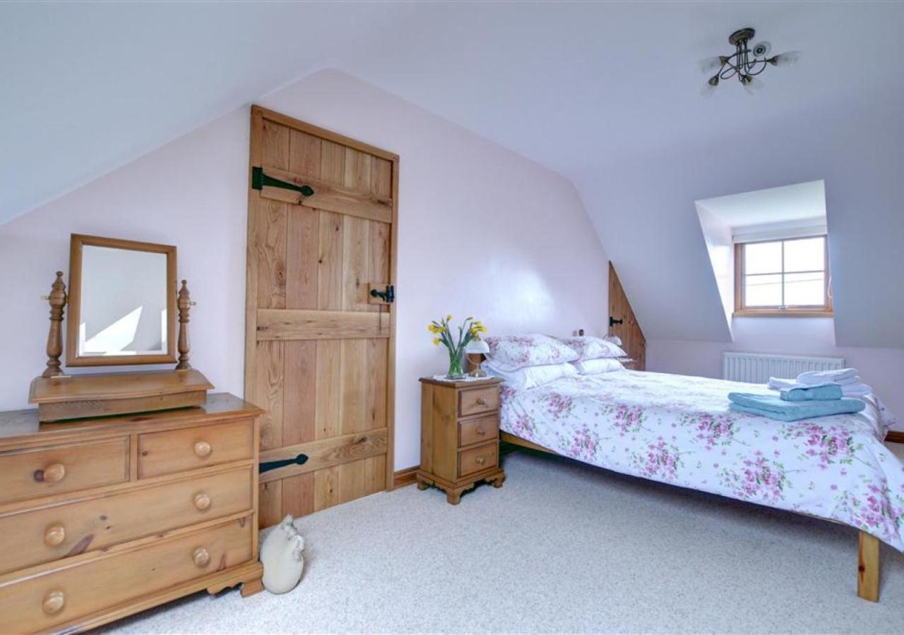 2 Bed in Whitby oc-wa024