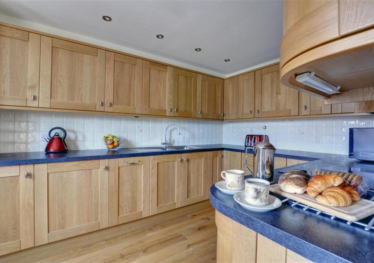 2 Bed in Whitby oc-wa024