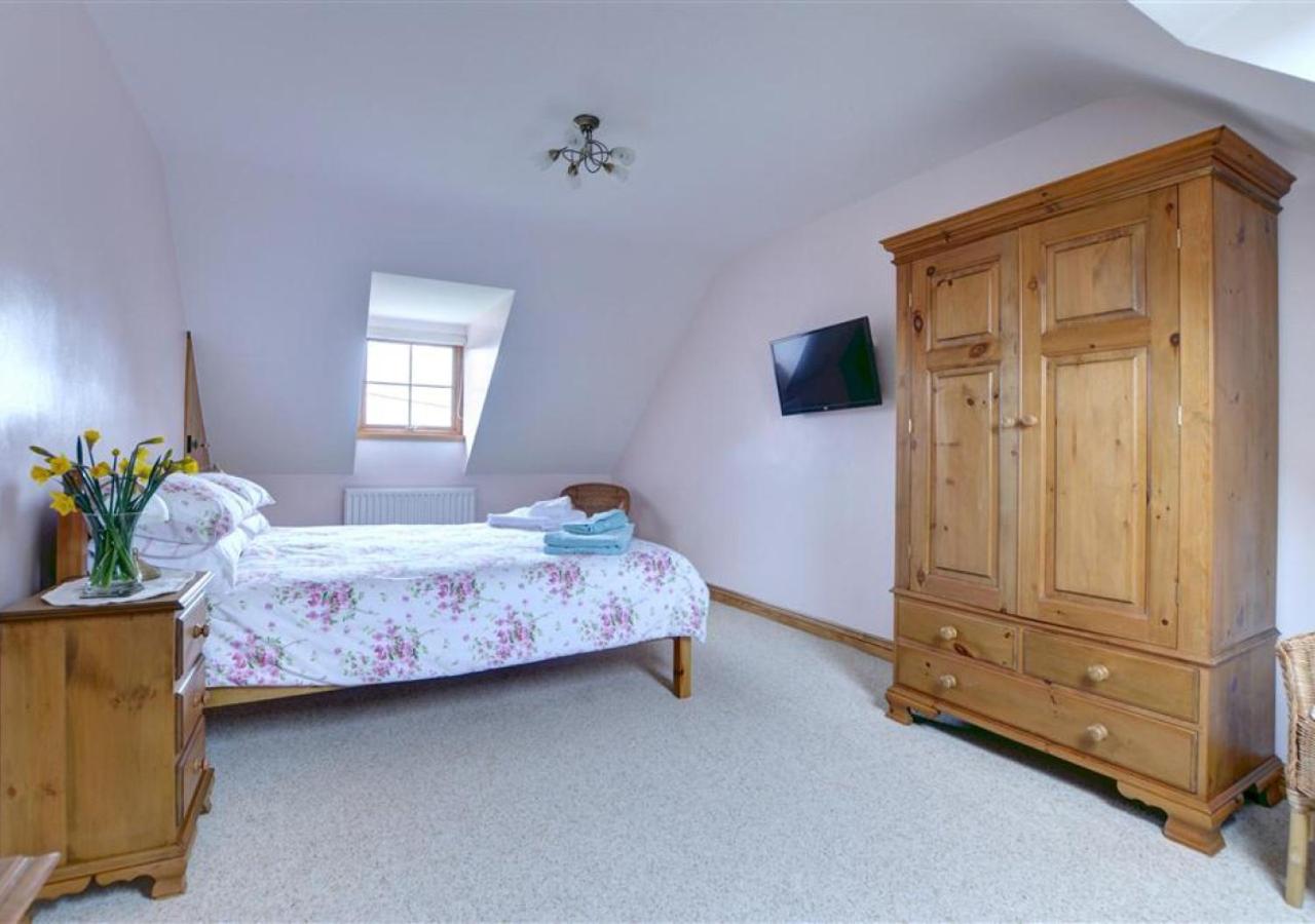 2 Bed in Whitby oc-wa024
