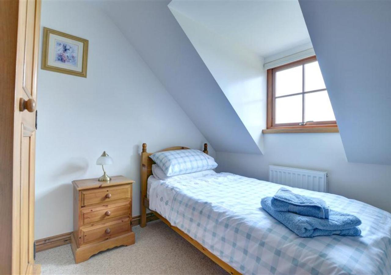 2 Bed in Whitby oc-wa024