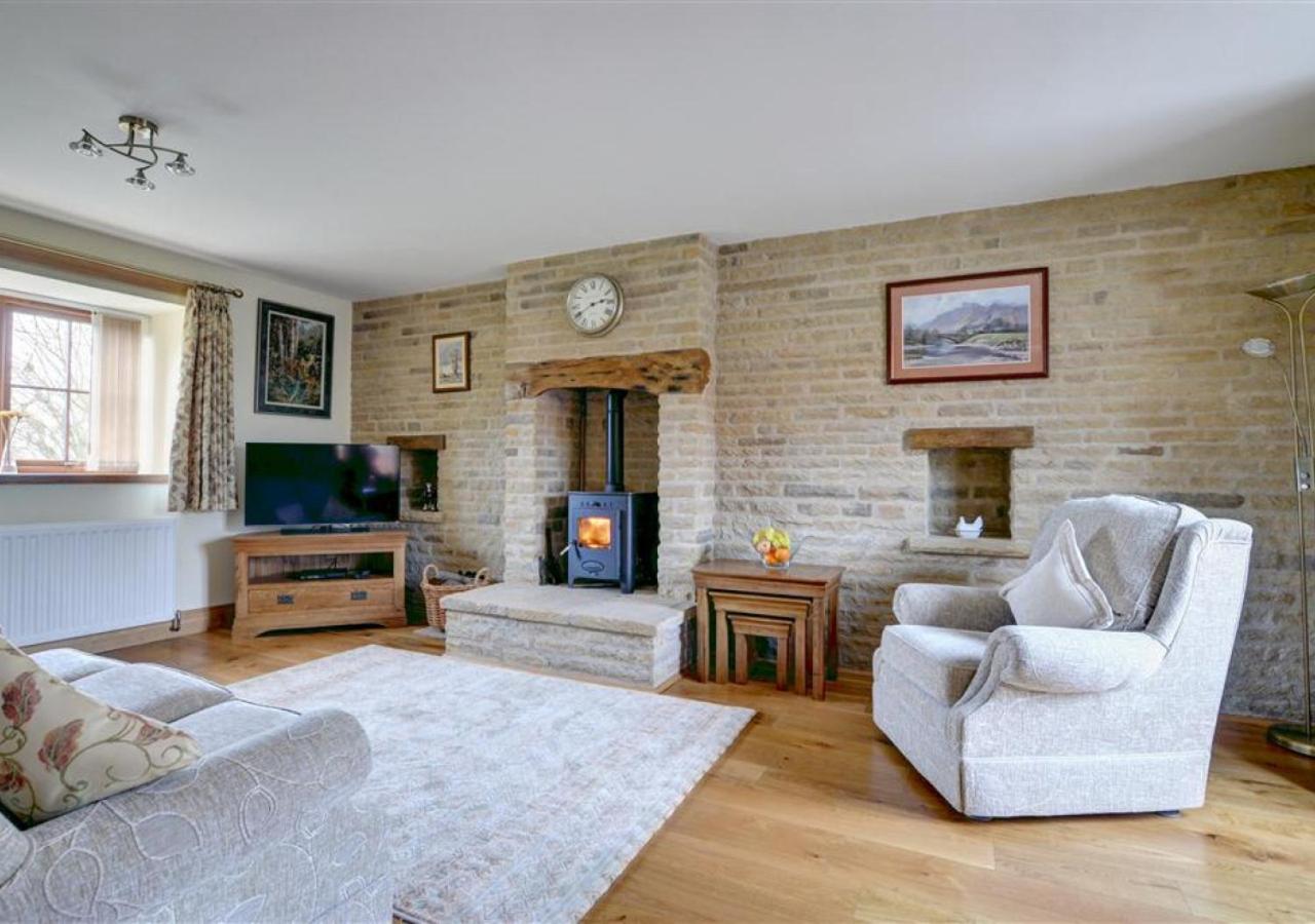 2 Bed in Whitby oc-wa024