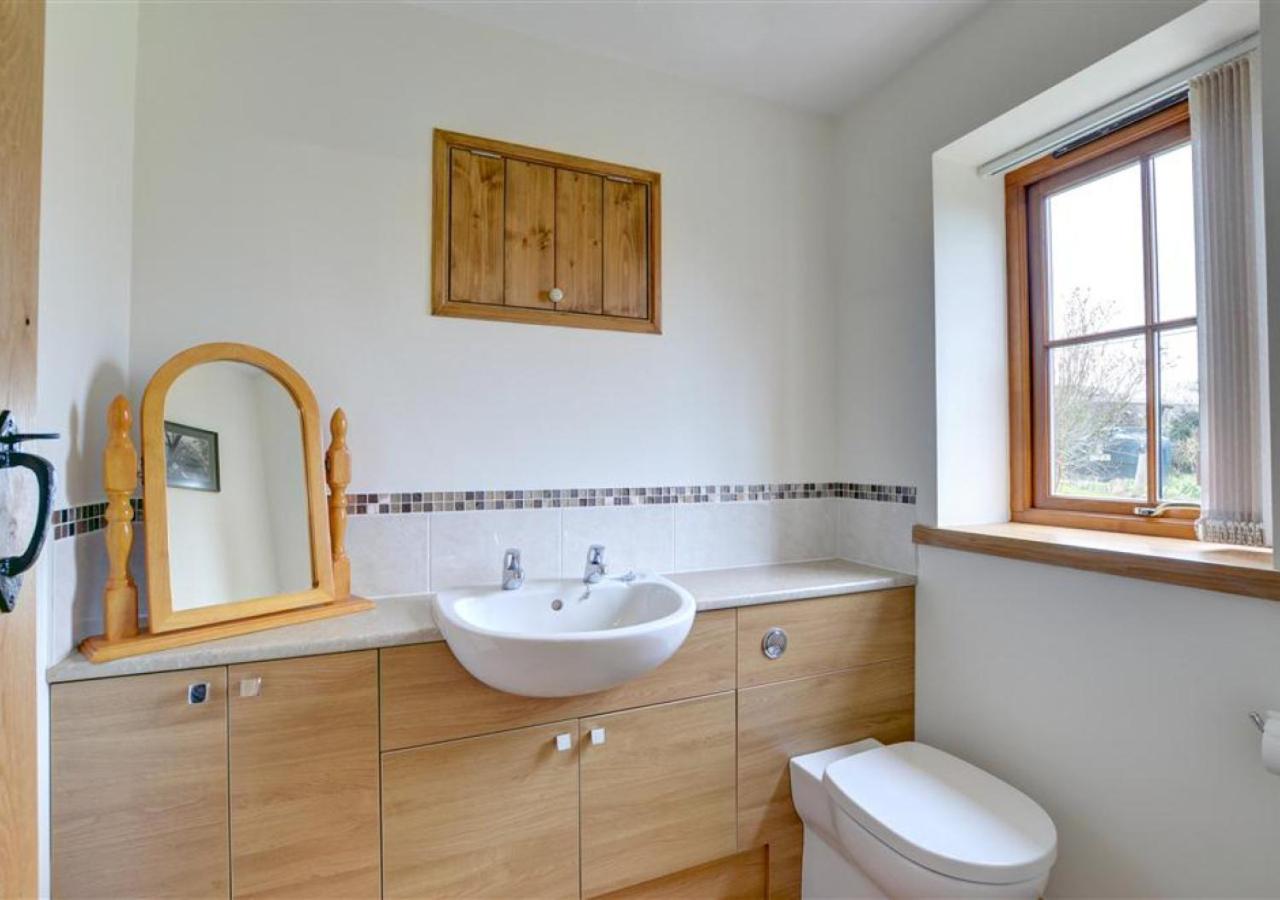 2 Bed in Whitby oc-wa024