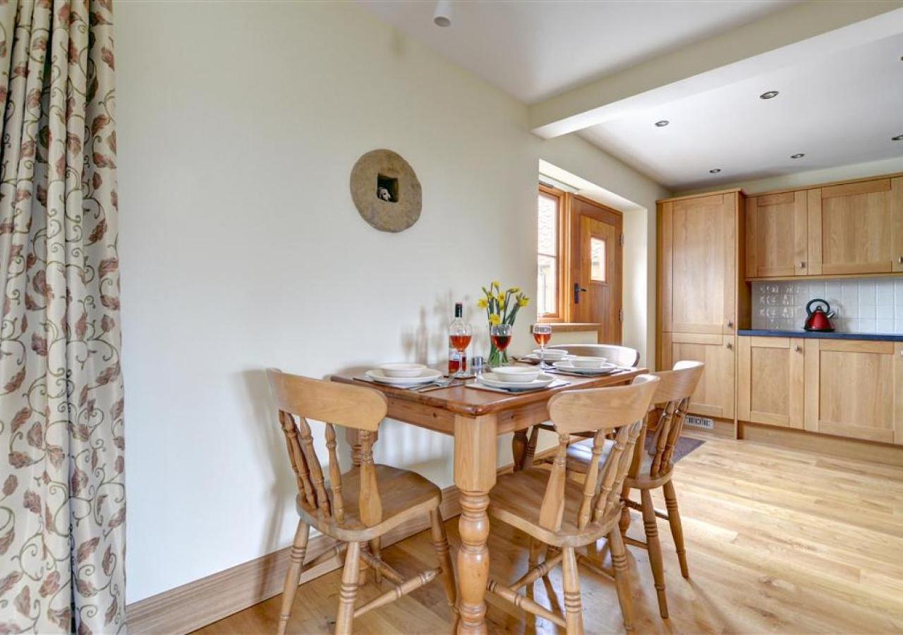 2 Bed in Whitby oc-wa024