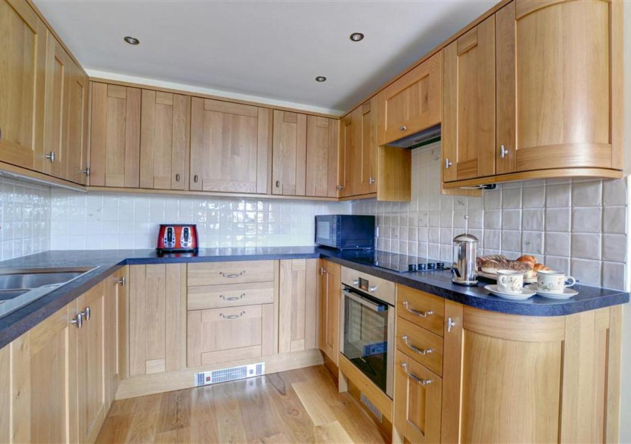 2 Bed in Whitby oc-wa024