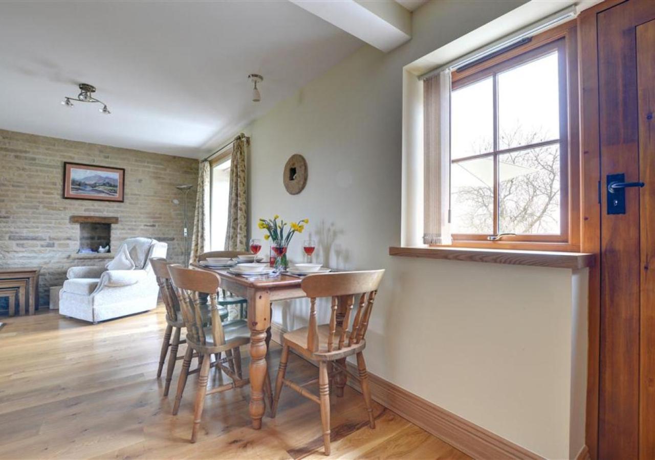 2 Bed in Whitby oc-wa024