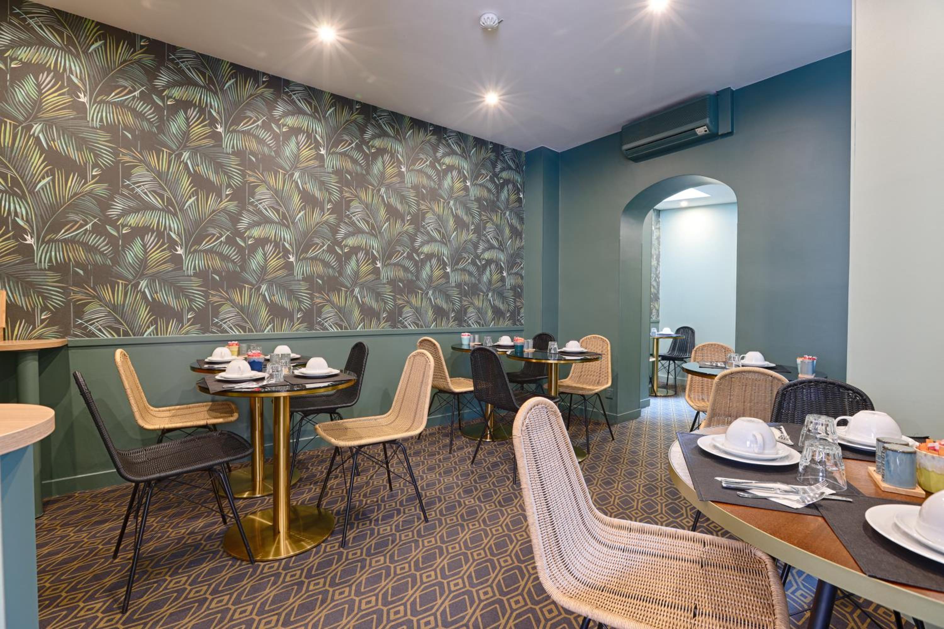 Boulogne-Billancourt Vacations - Hotel De Paris - Property Image 1