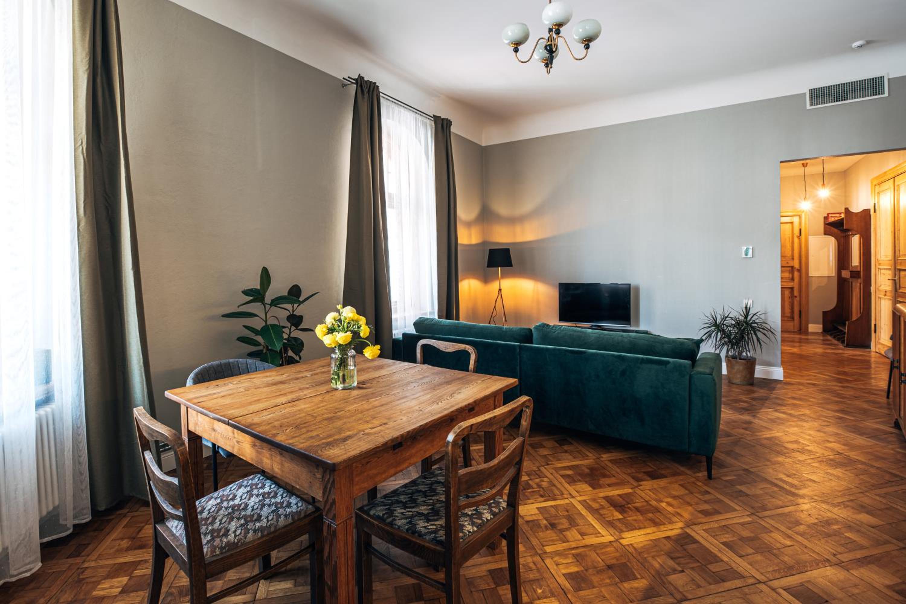 Constantine Apartments