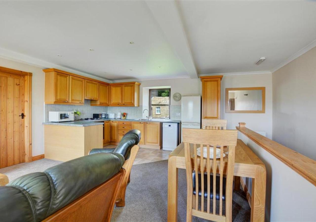 1 Bed in Cowling oc-ds237