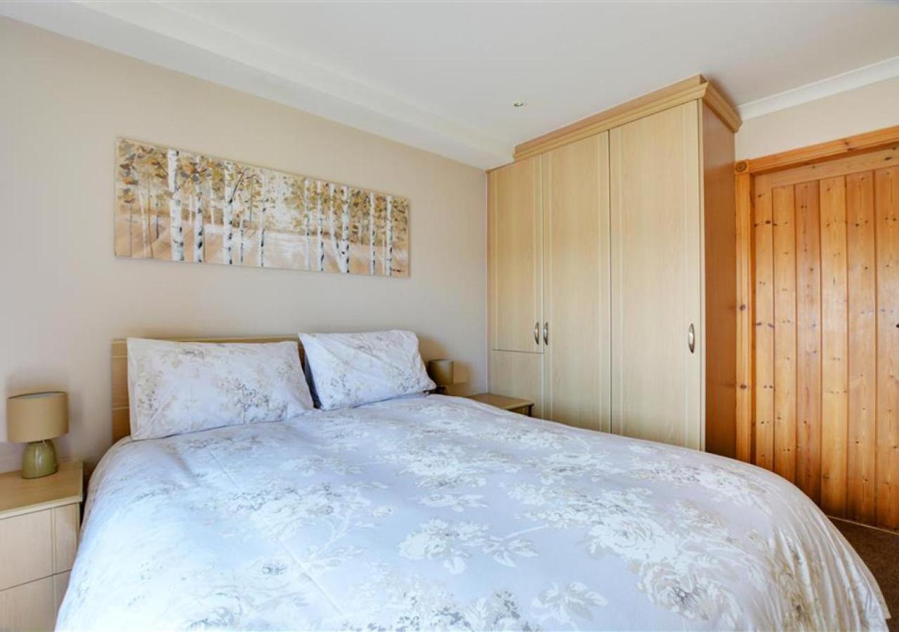 1 Bed in Cowling oc-ds237