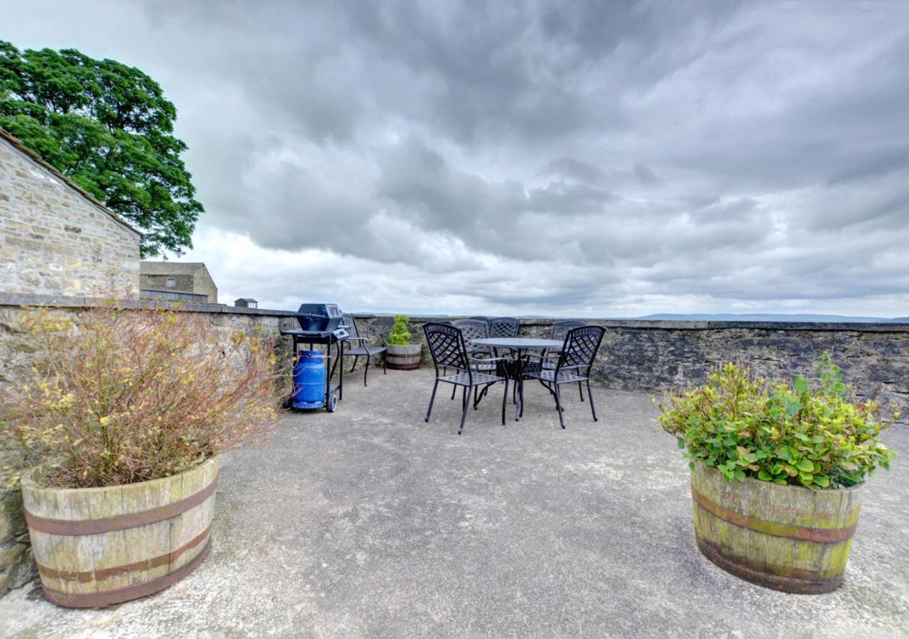 2 Bed in Cowling oc-ds238