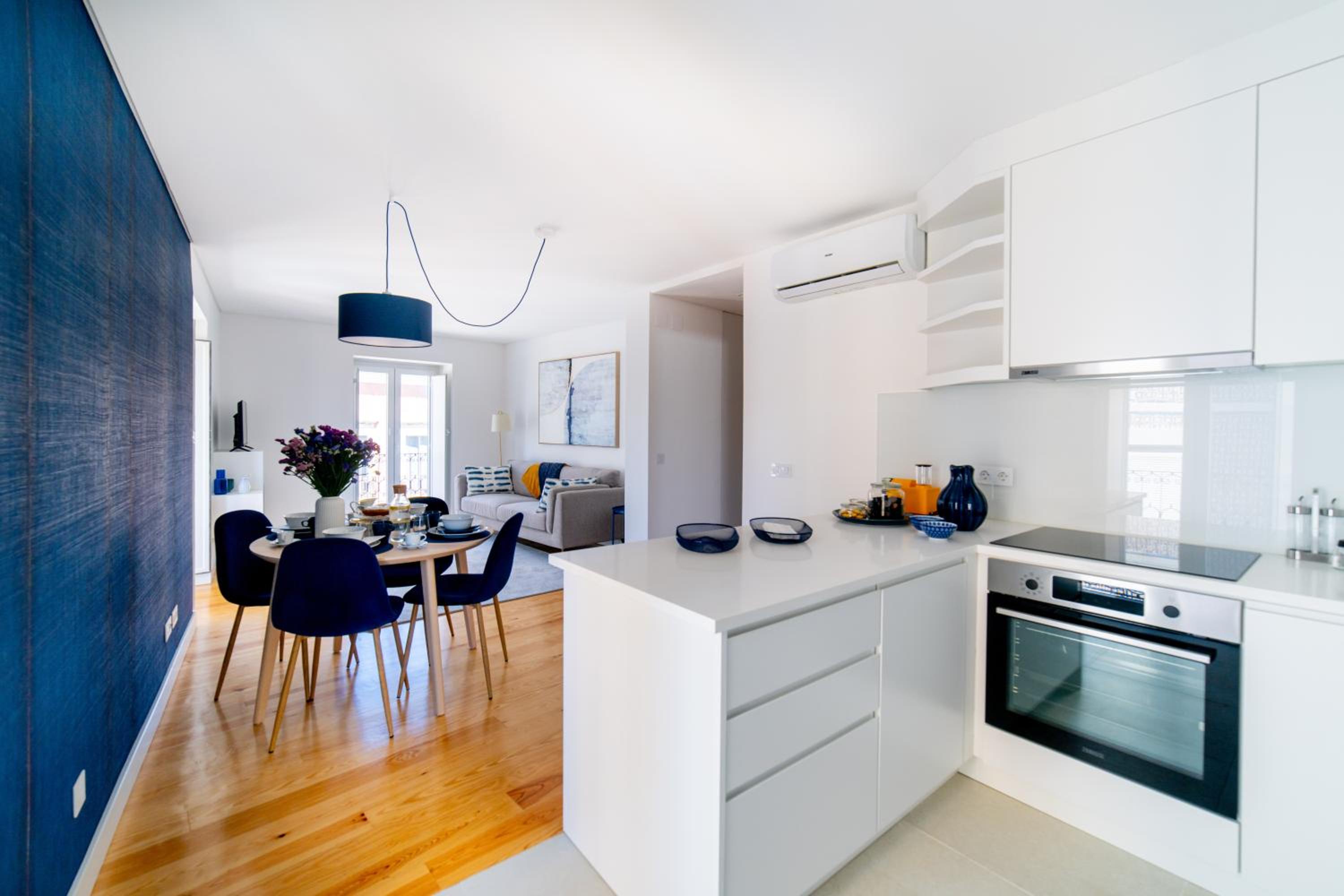 Blue by the River 3 - elegant two-bedroom in Santos view 5