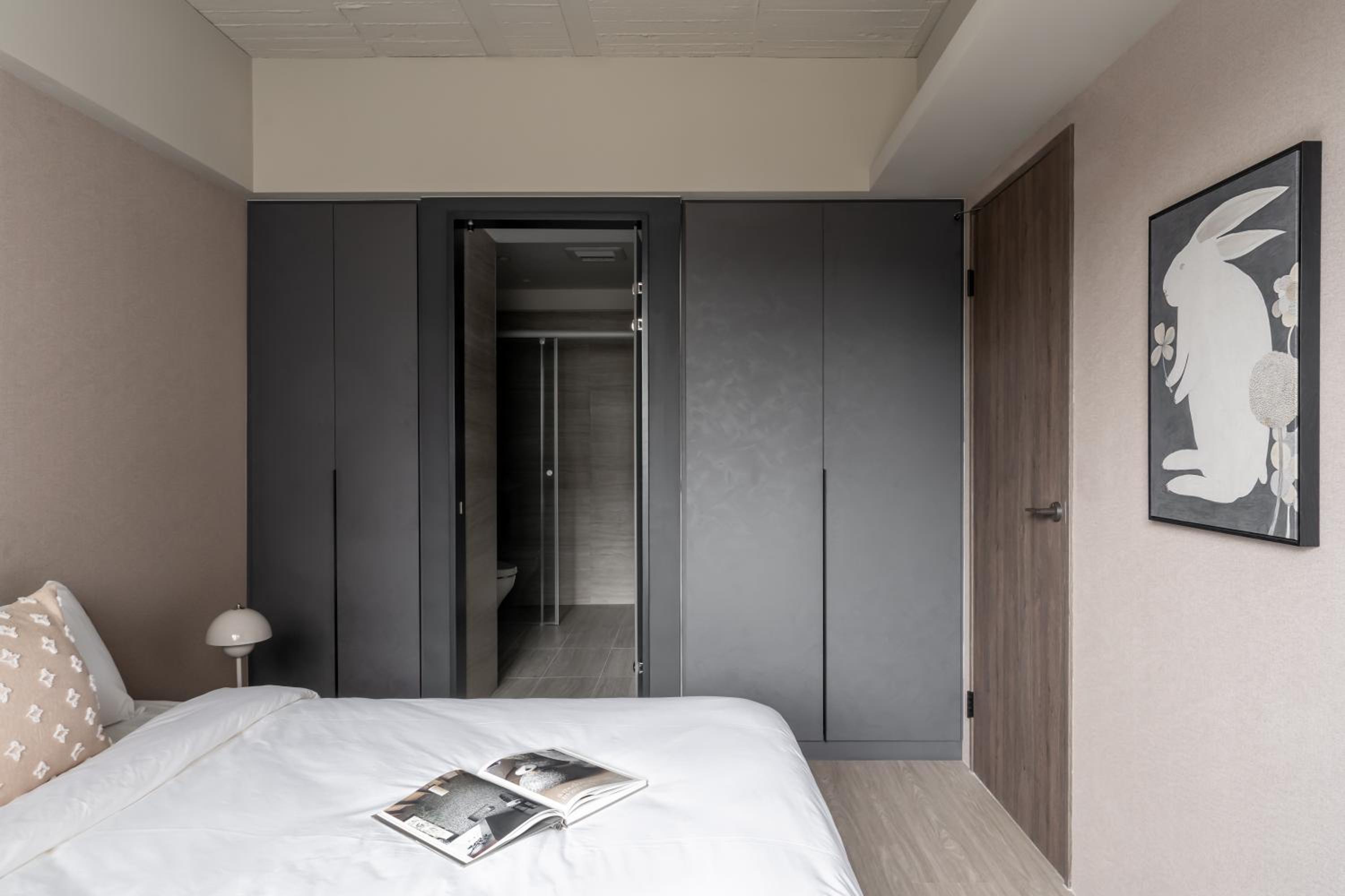 Lin Apartments by Olala Homes