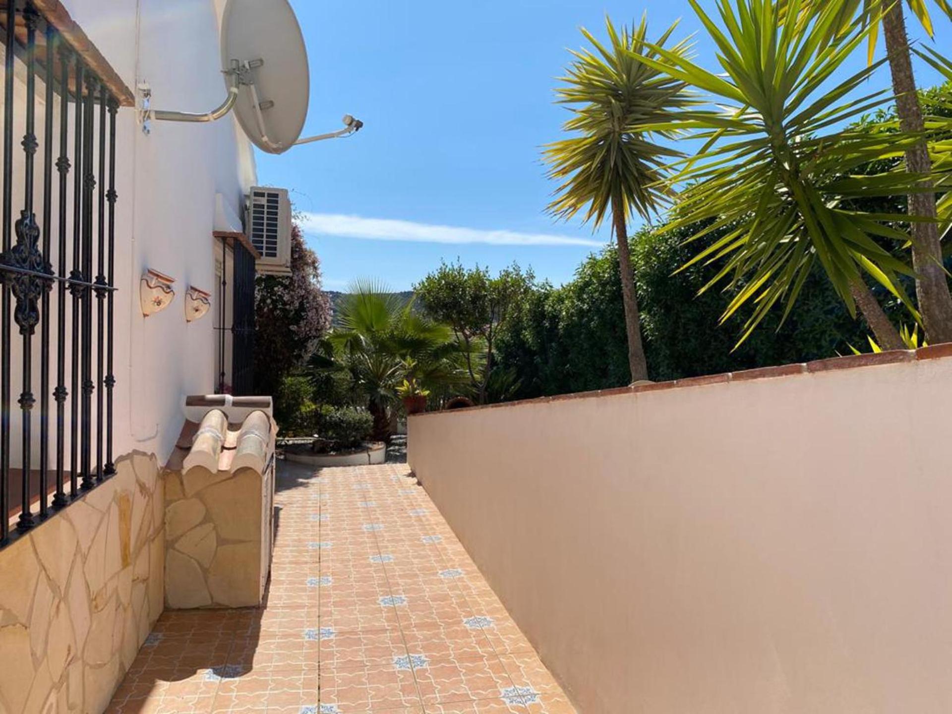 Villa in Alcaucin - Sleeps 4 - Pool - Parking view 3