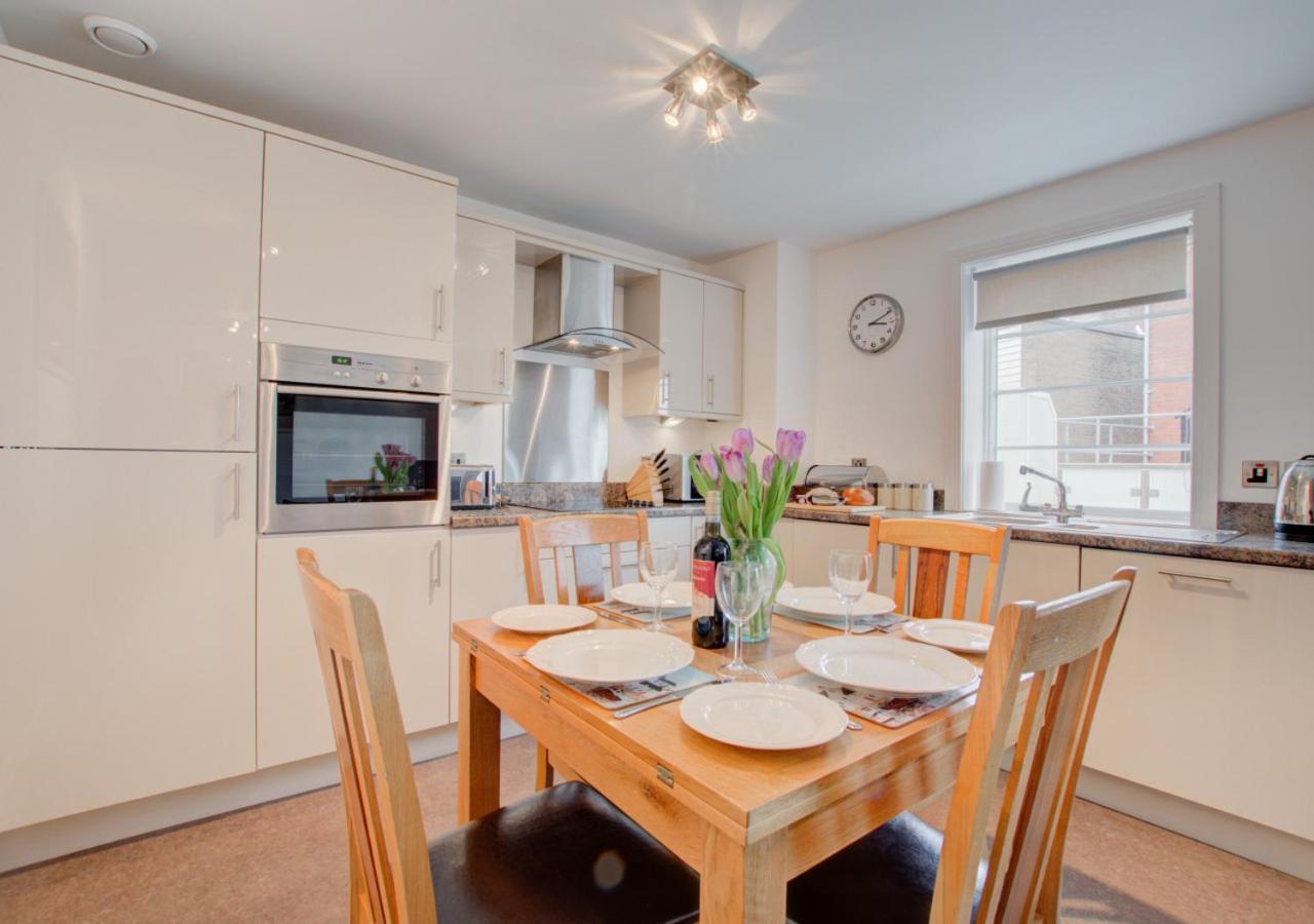 2 Bed in Whitby oc-w814