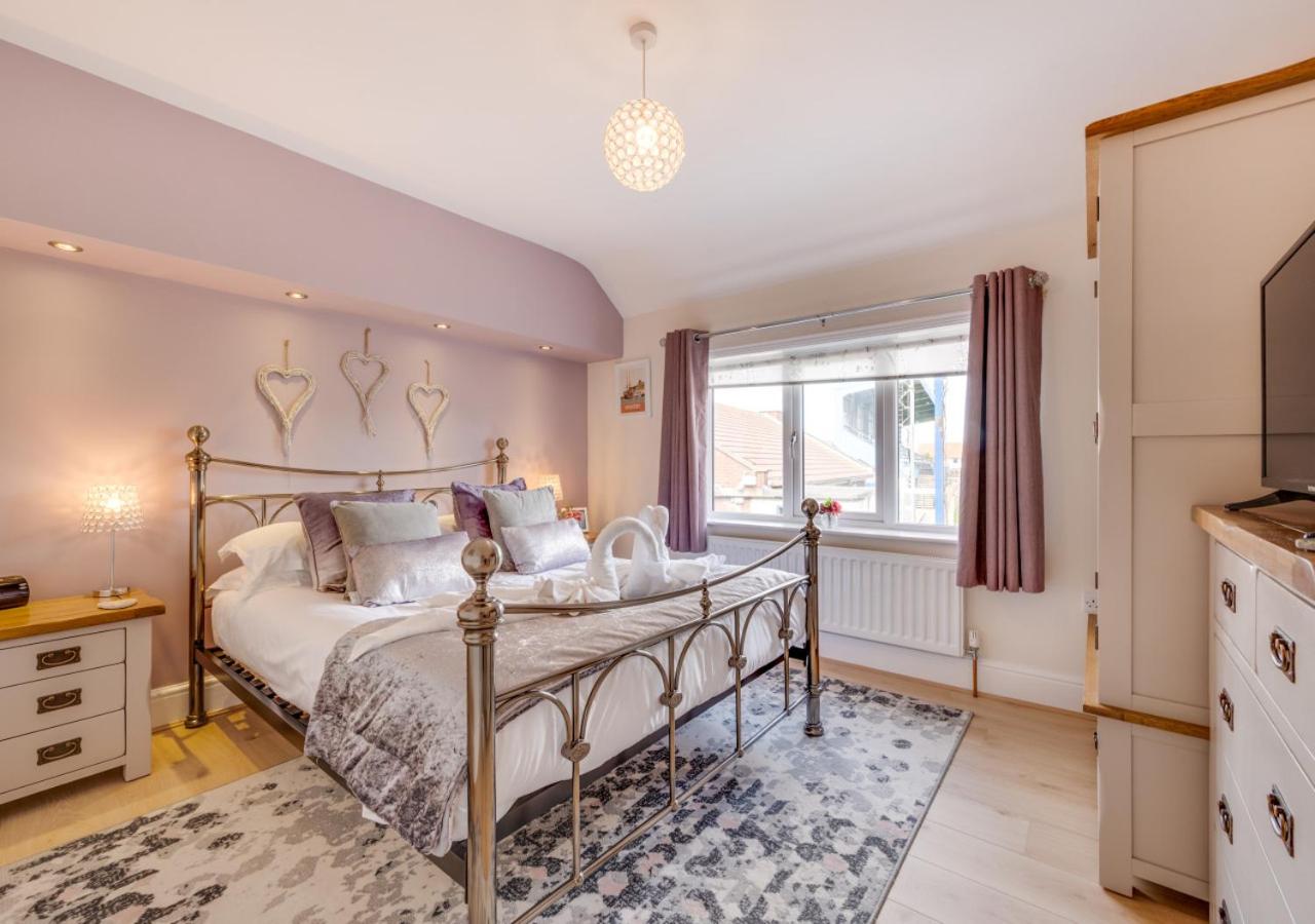 3 Bed in Whitby oc-w416