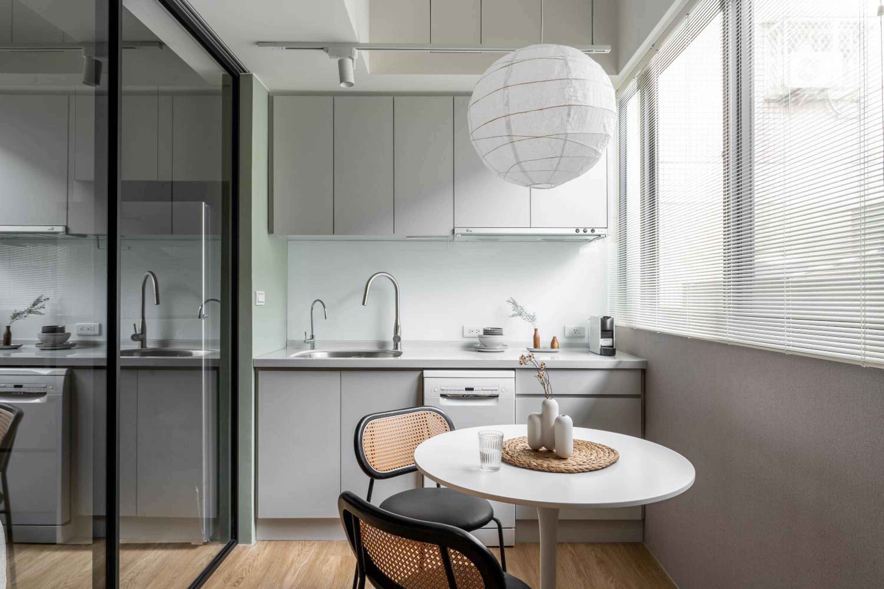 Lin Apartments by Olala Homes