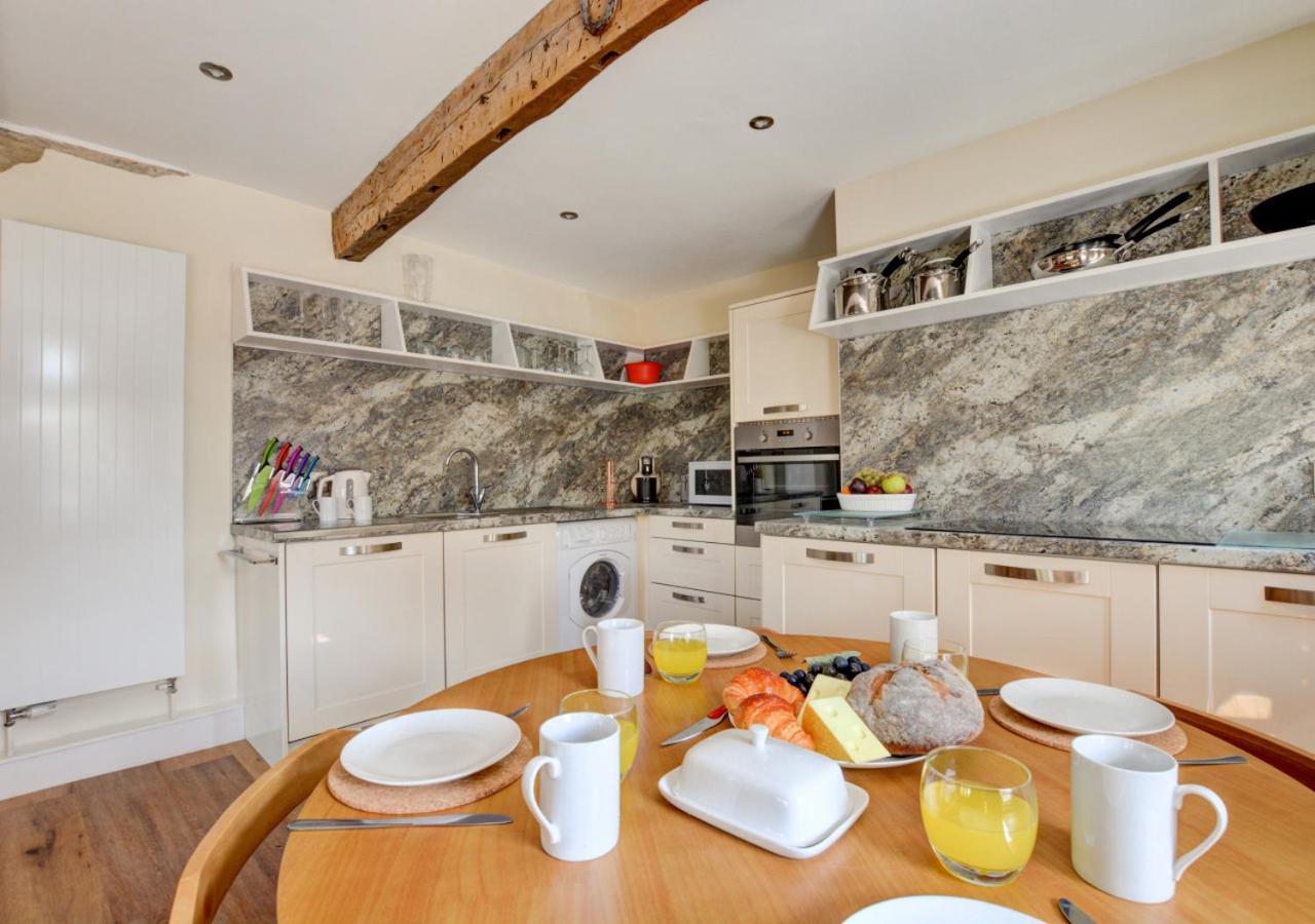 TLasses Cottage