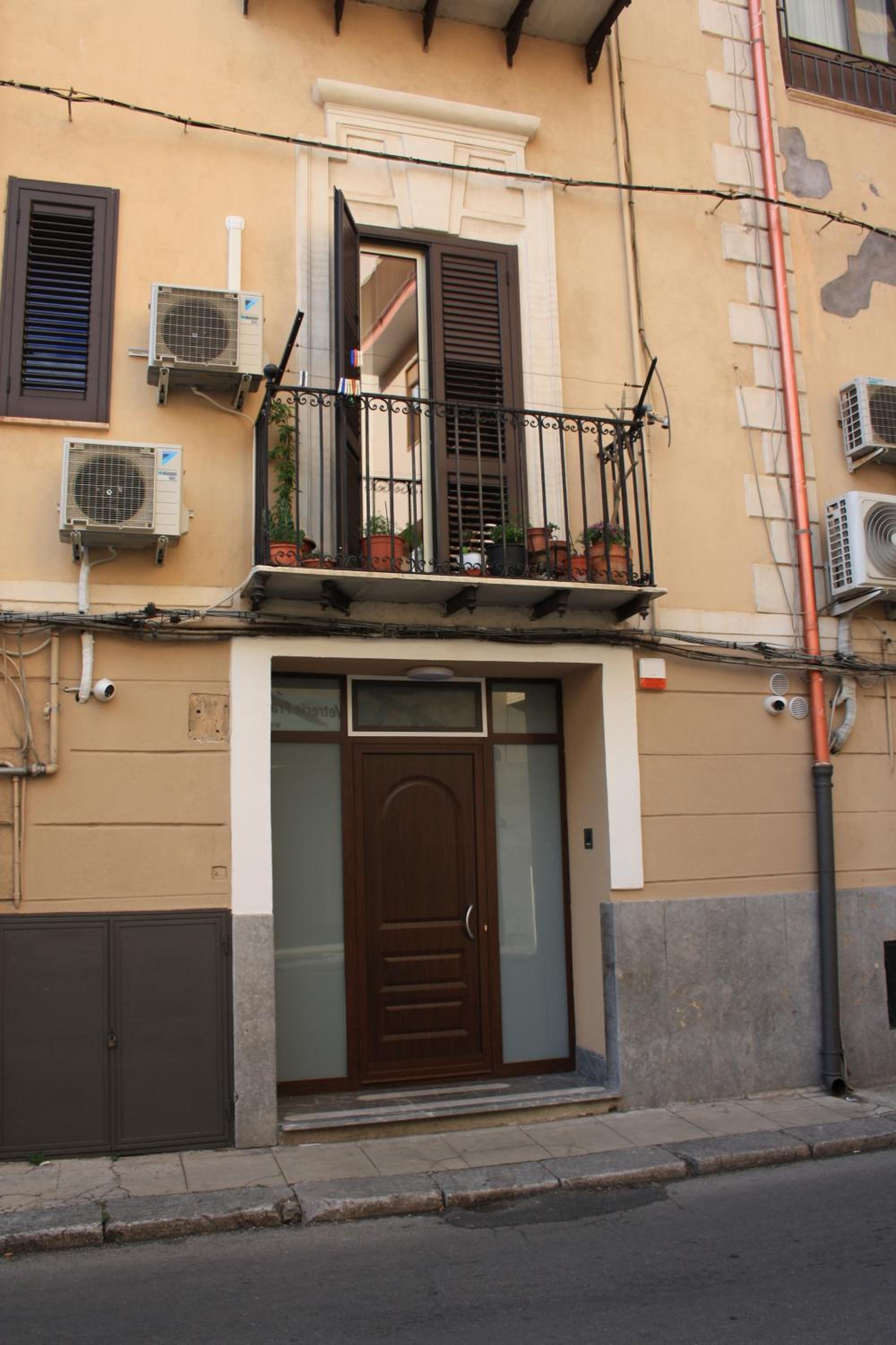 DUE CAPPUCCINI view 3