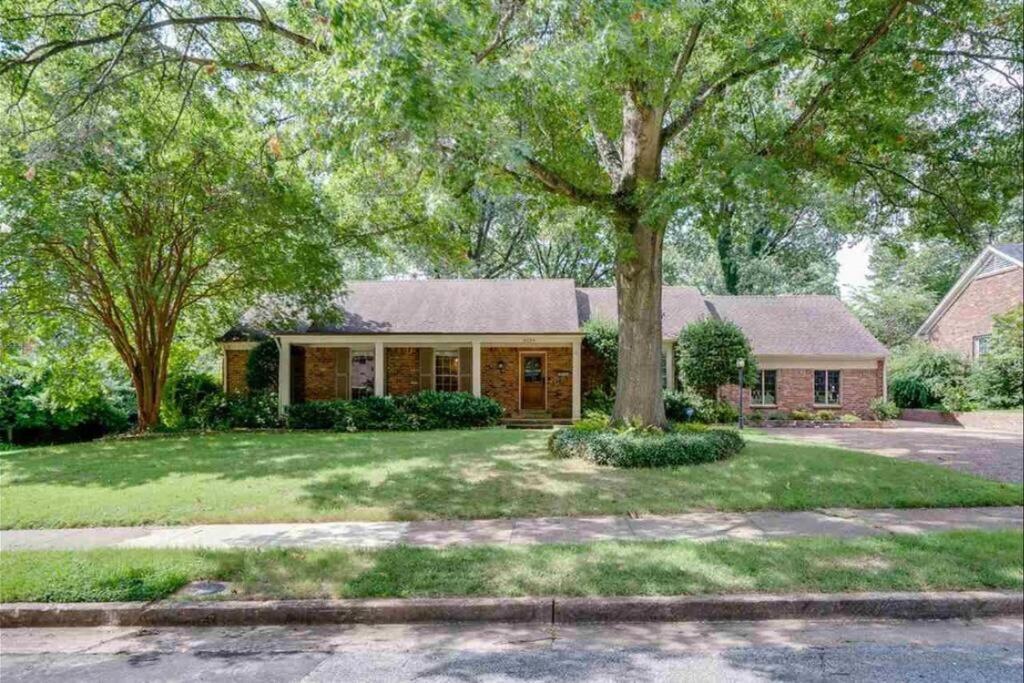 Elegant 6 Bedroom Home in Heart of Memphis