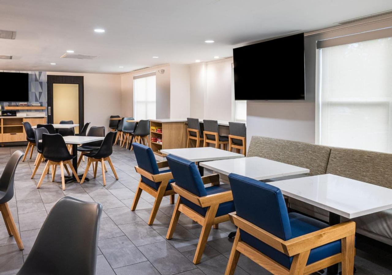 Hyatt House Herndon/Reston - Property Image 31