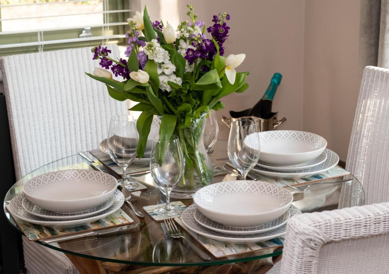 2 Bed in Whitby oc-w452