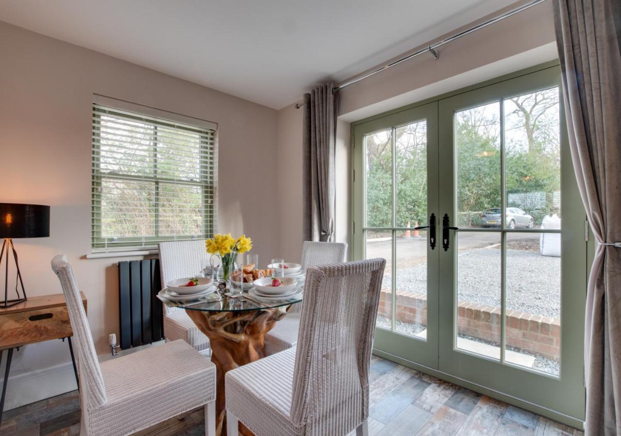 2 Bed in Whitby oc-w452