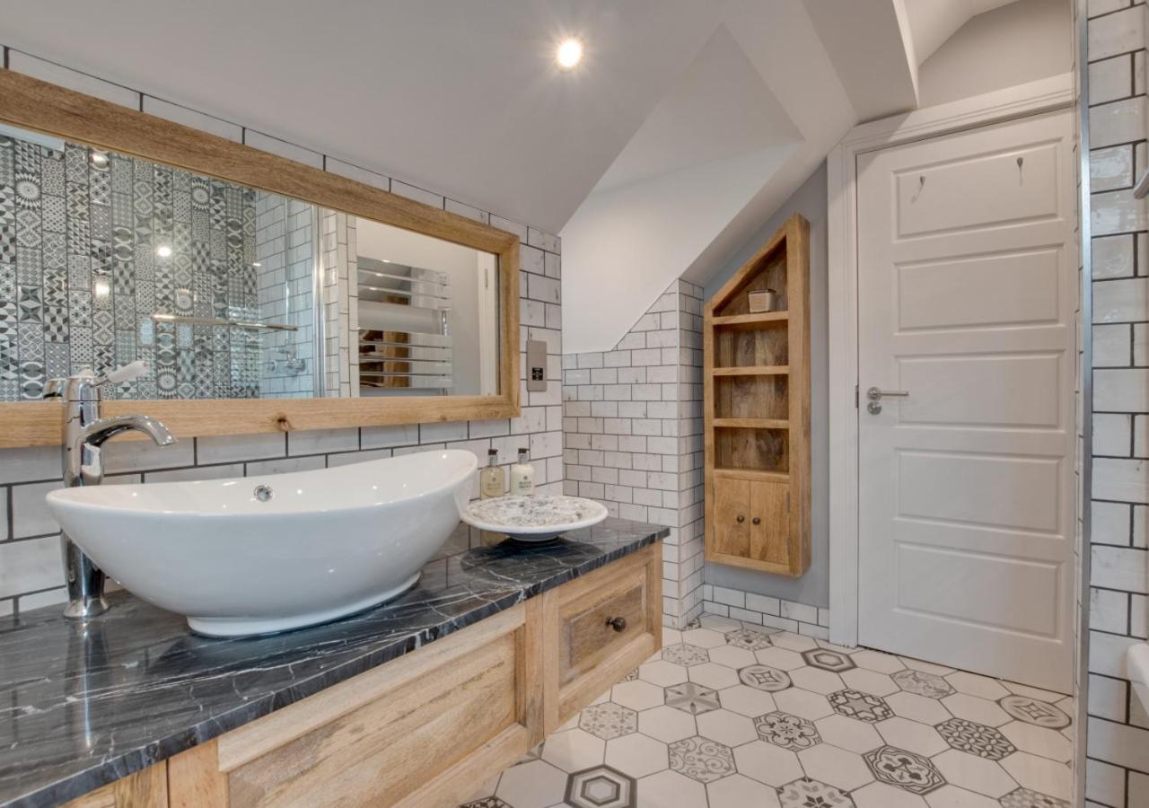 2 Bed in Whitby oc-w452