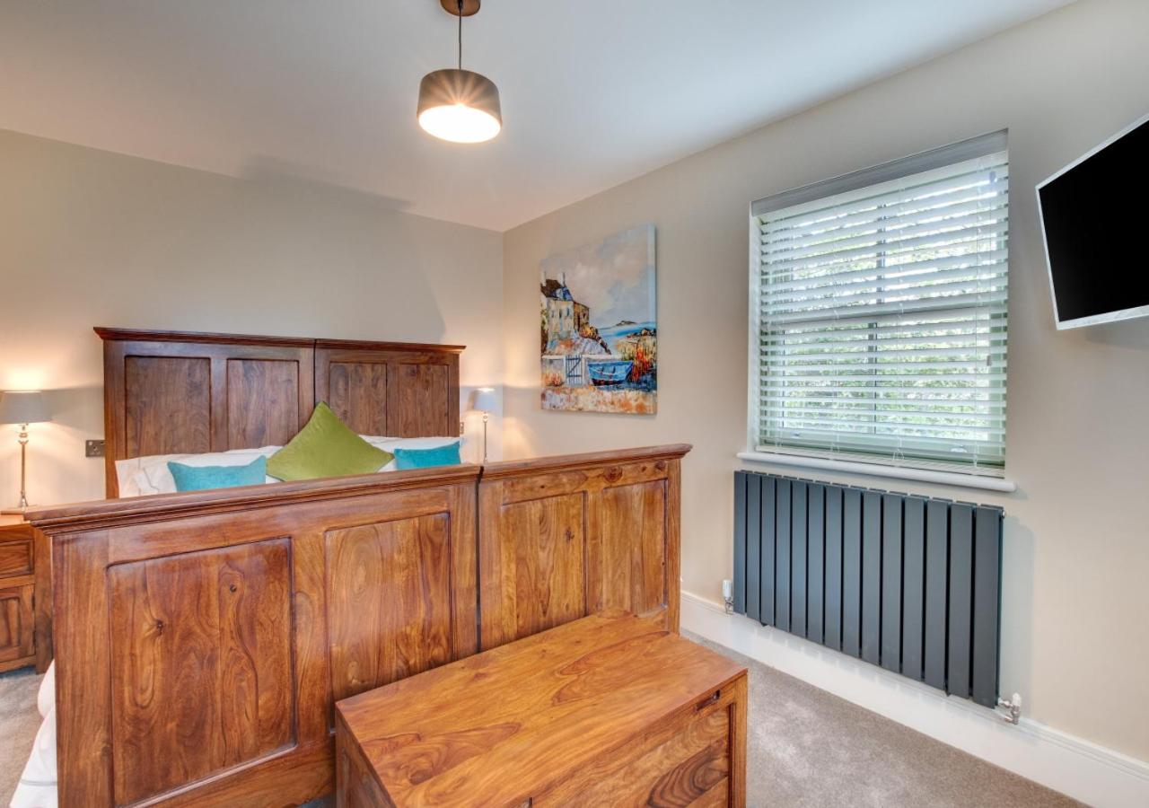2 Bed in Whitby oc-w452