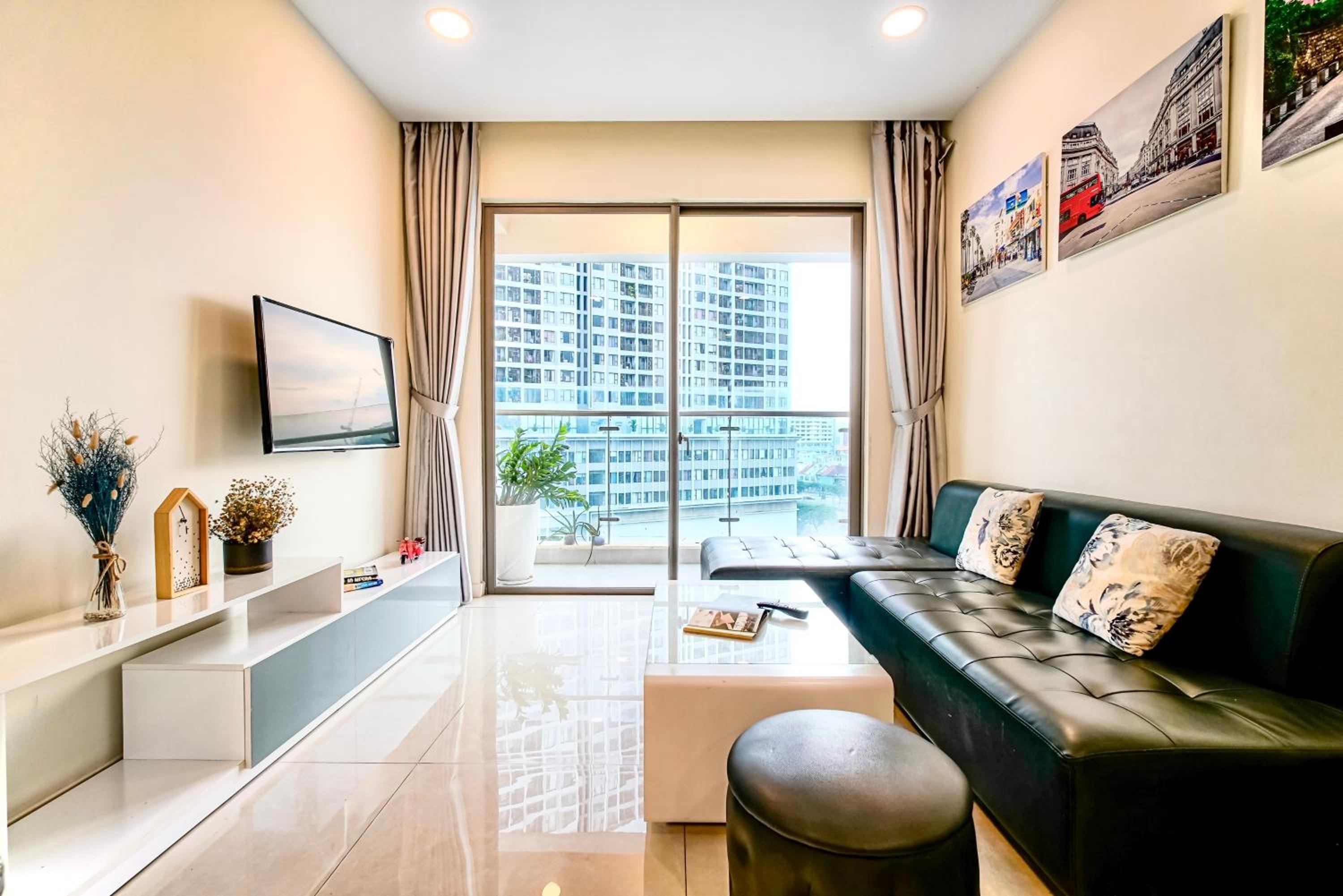 MONday Premium Aparts - HighClass Building and Central Spot