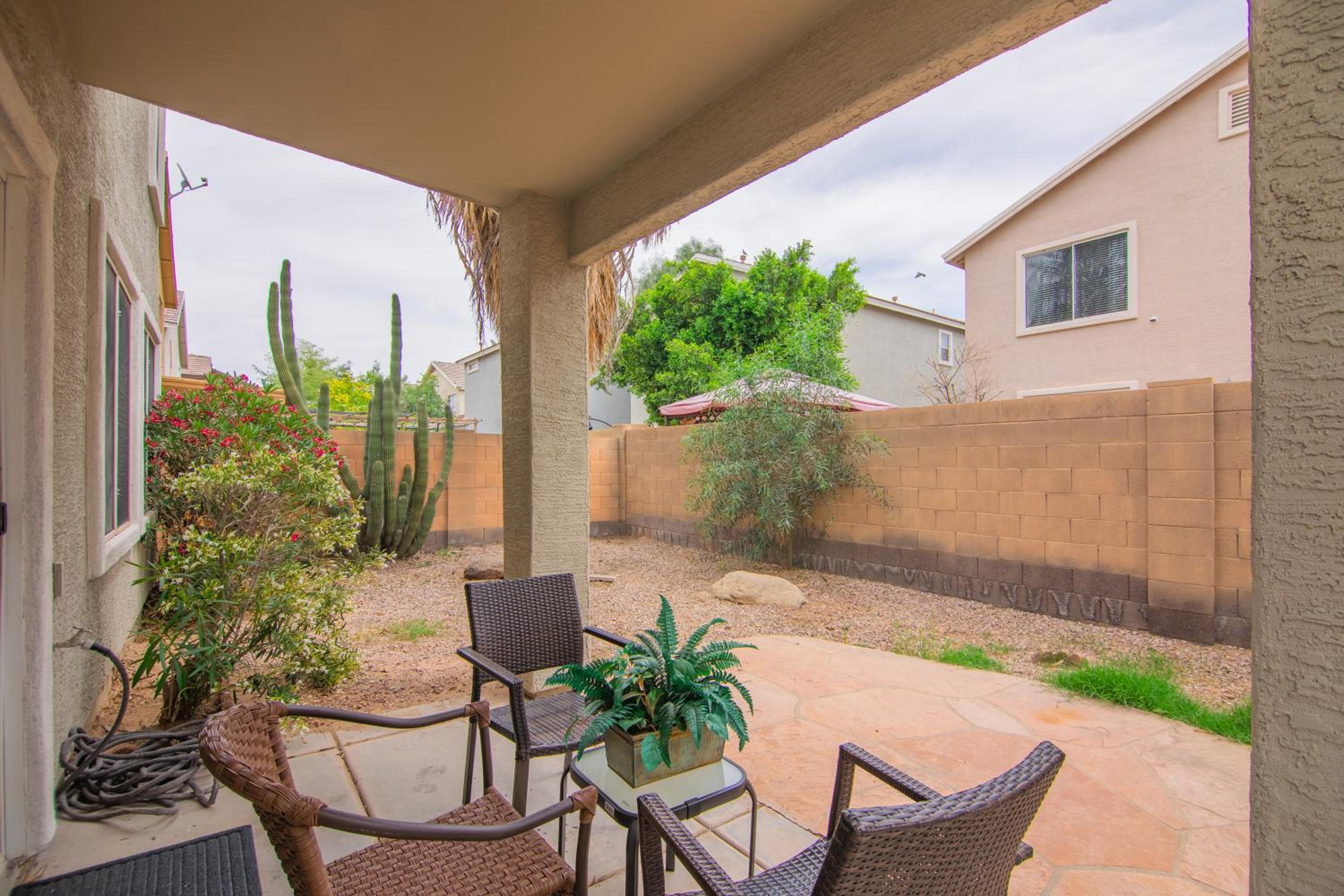 Stylish Home Phoenix - Low Rates NOW! view 4