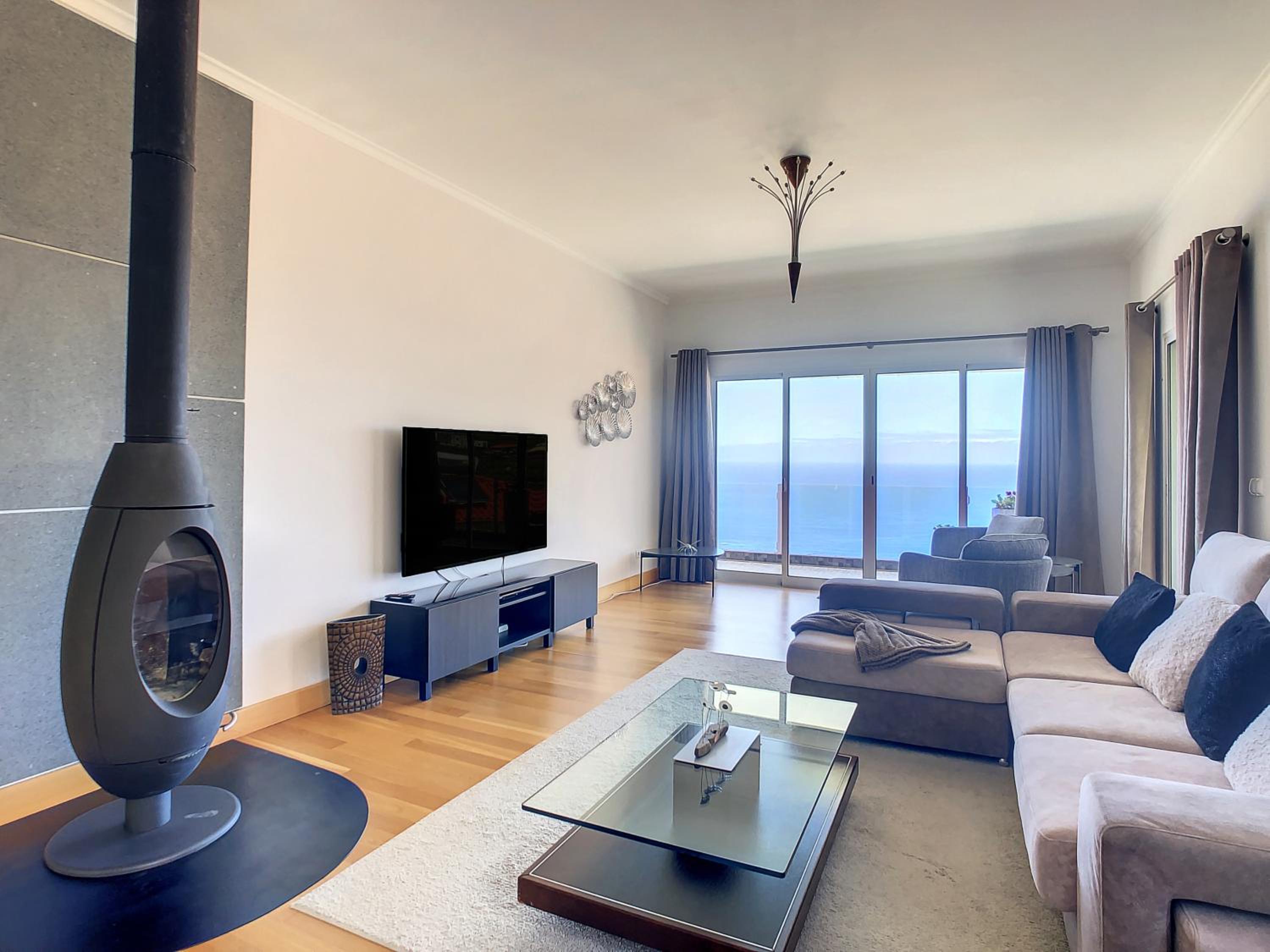 Villa Palmera by LovelyStay