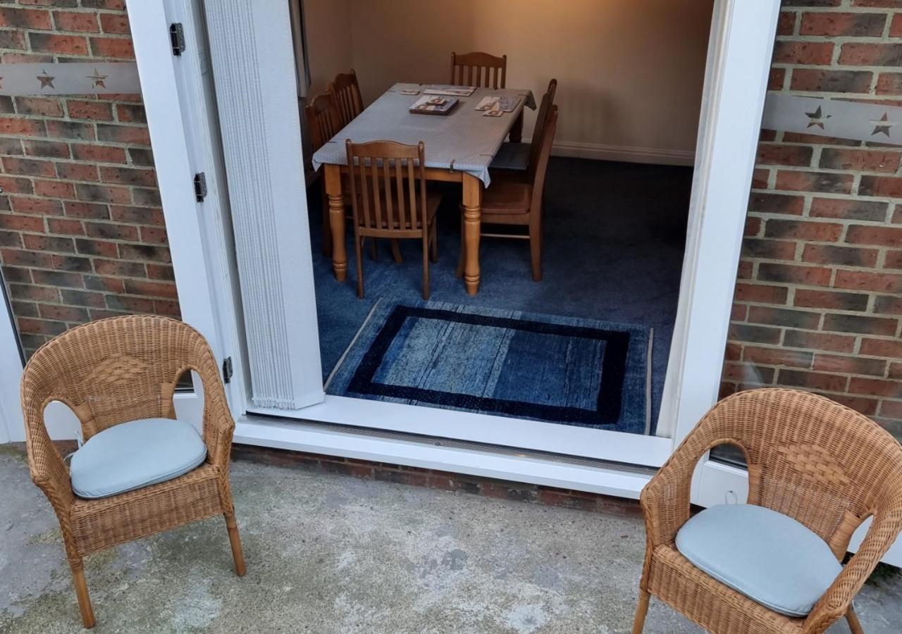 2 Bed in Whitby oc-w793