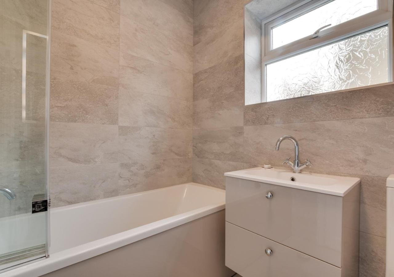 2 Bed in Whitby oc-w793
