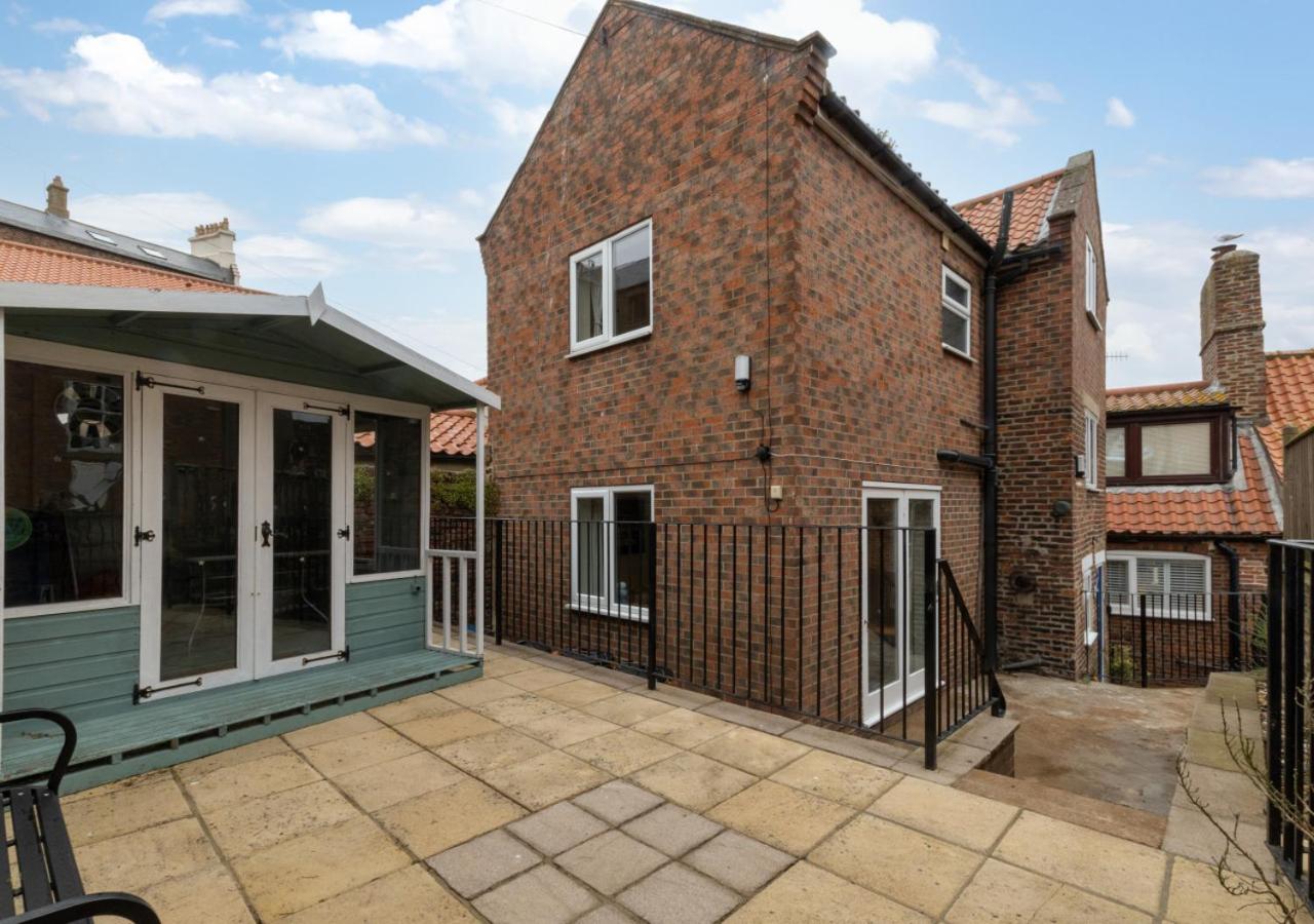 2 Bed in Whitby oc-w793