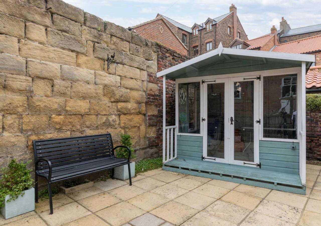 2 Bed in Whitby oc-w793