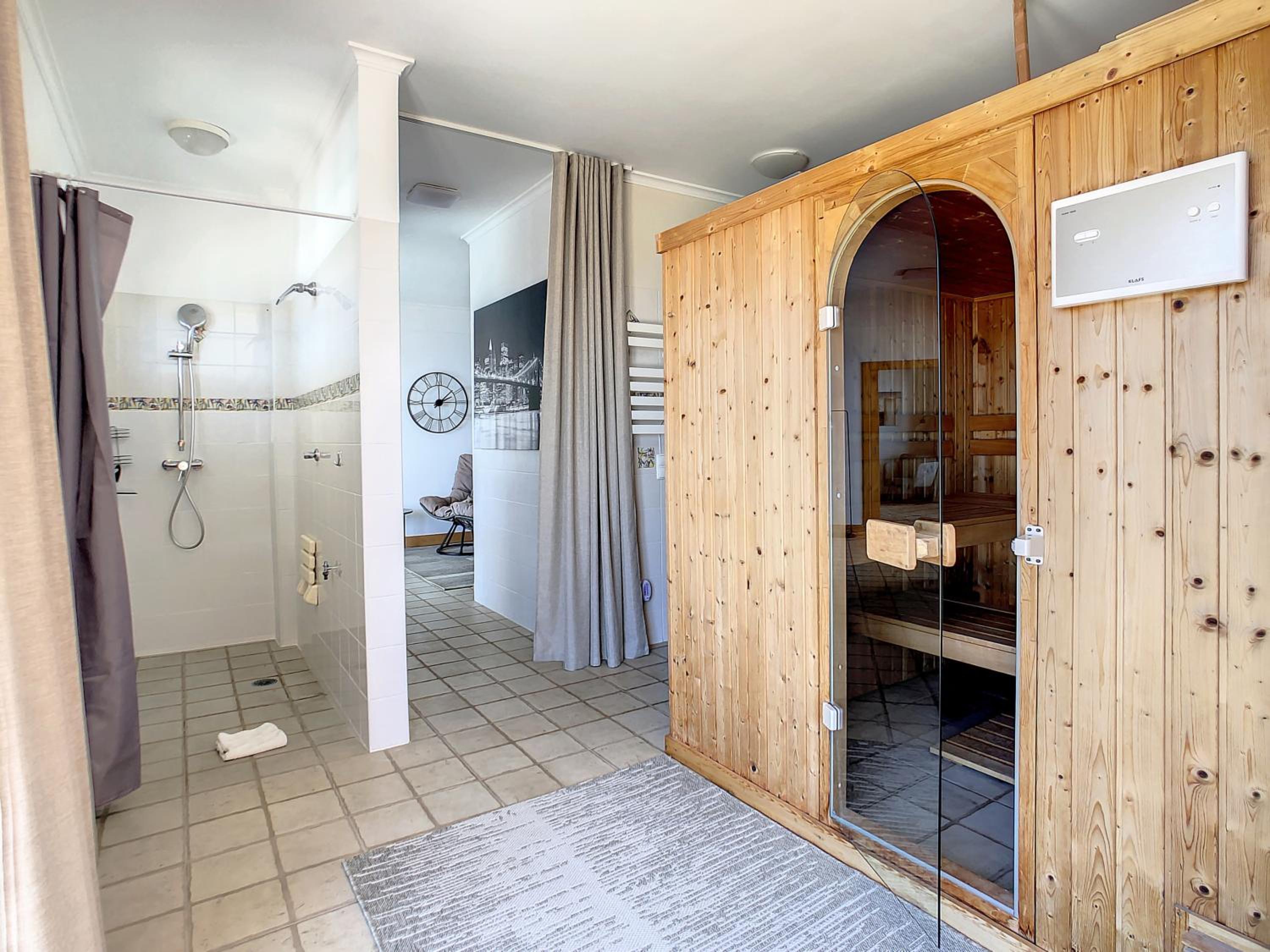 Villa Palmera by LovelyStay