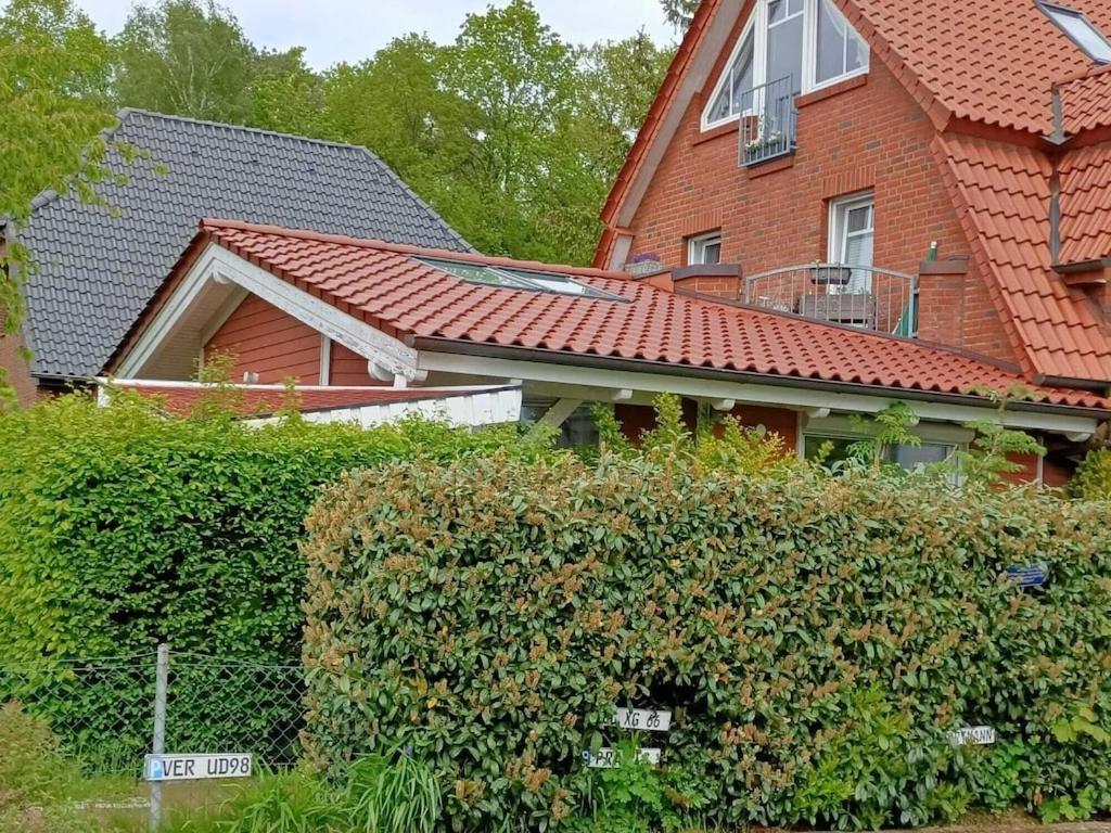 Moderne Ferienwohnung mit Kamin u Garten im EG 100qm Nähe Weser und Golfplatz