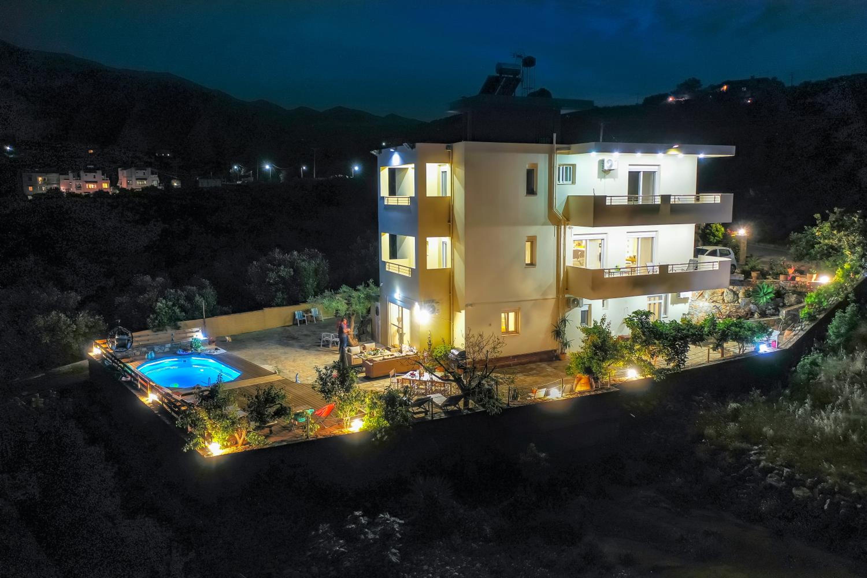 Hotel Princess Sissi, Villa-House with private pool and garden - Image 1