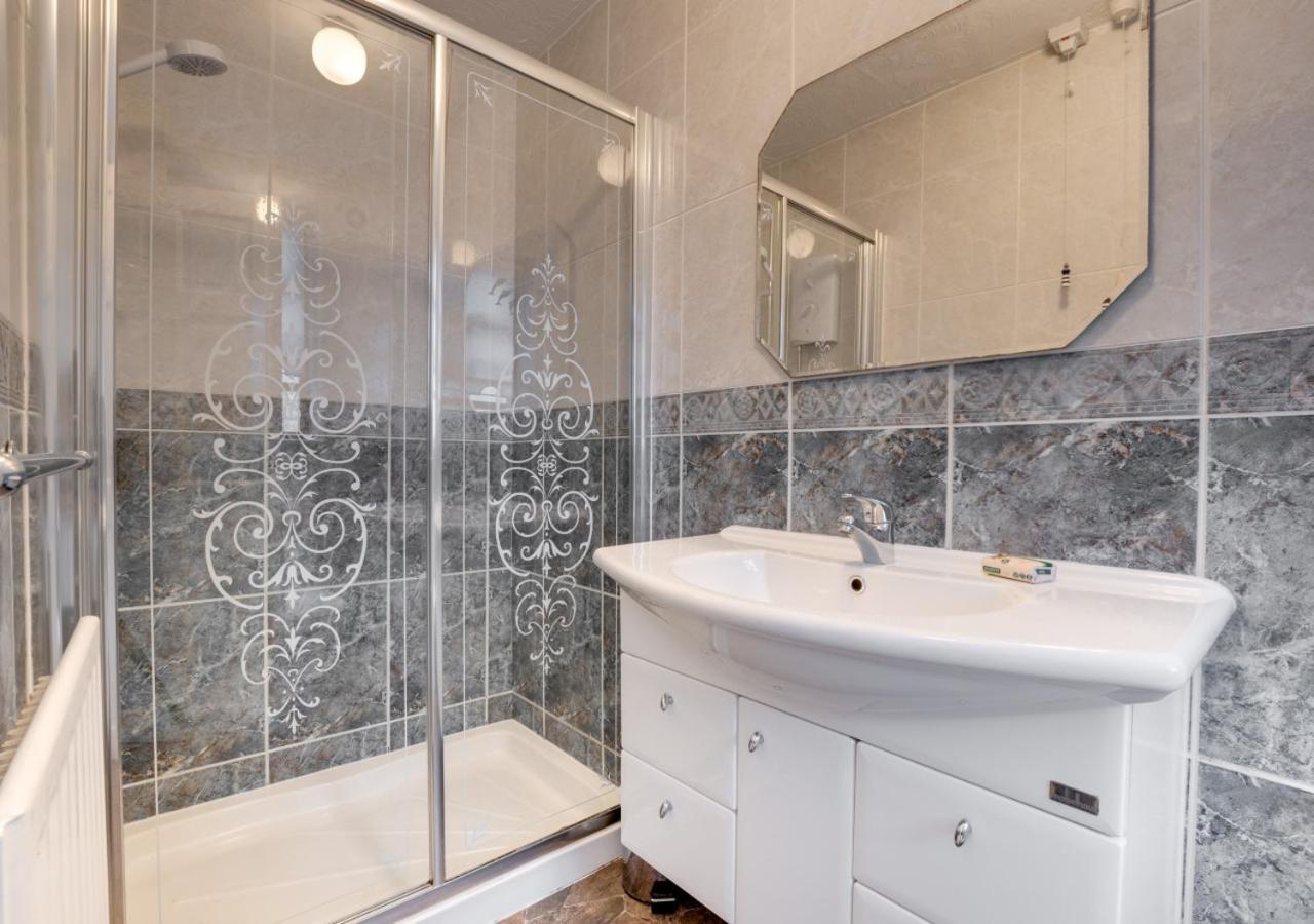 2 Bed in Whitby oc-w794