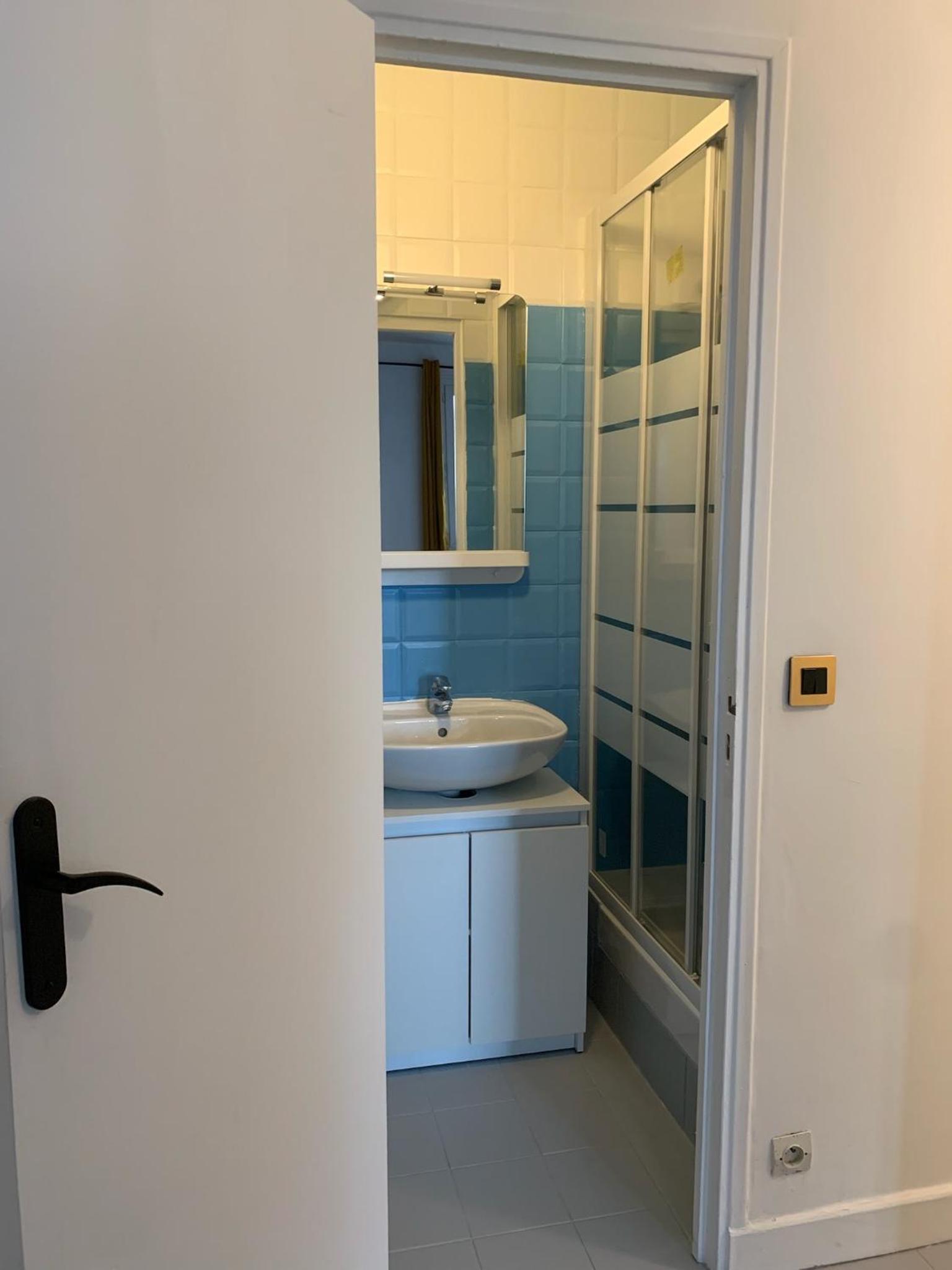 Studio perfect for 2 adults and 1 kid, and up to 2 kids - Jourdain 20e, 25mn to Louvre via line M11