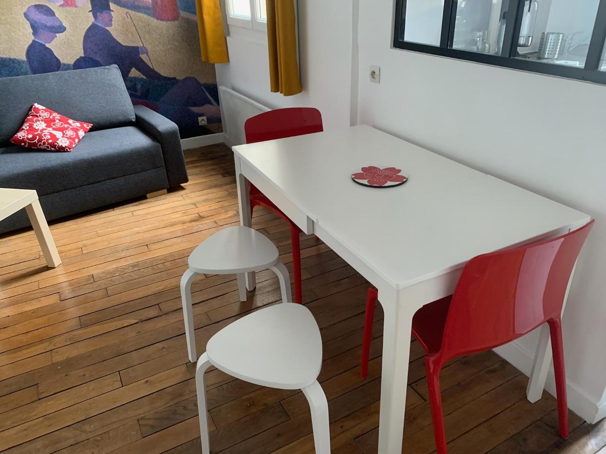 Studio perfect for 2 adults and 1 kid, and up to 2 kids - Jourdain 20e, 25mn to Louvre via line M11