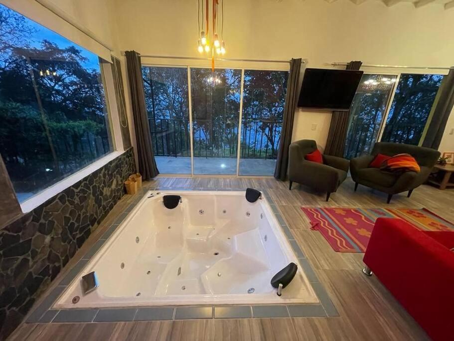 Romántico refugio en la montaña