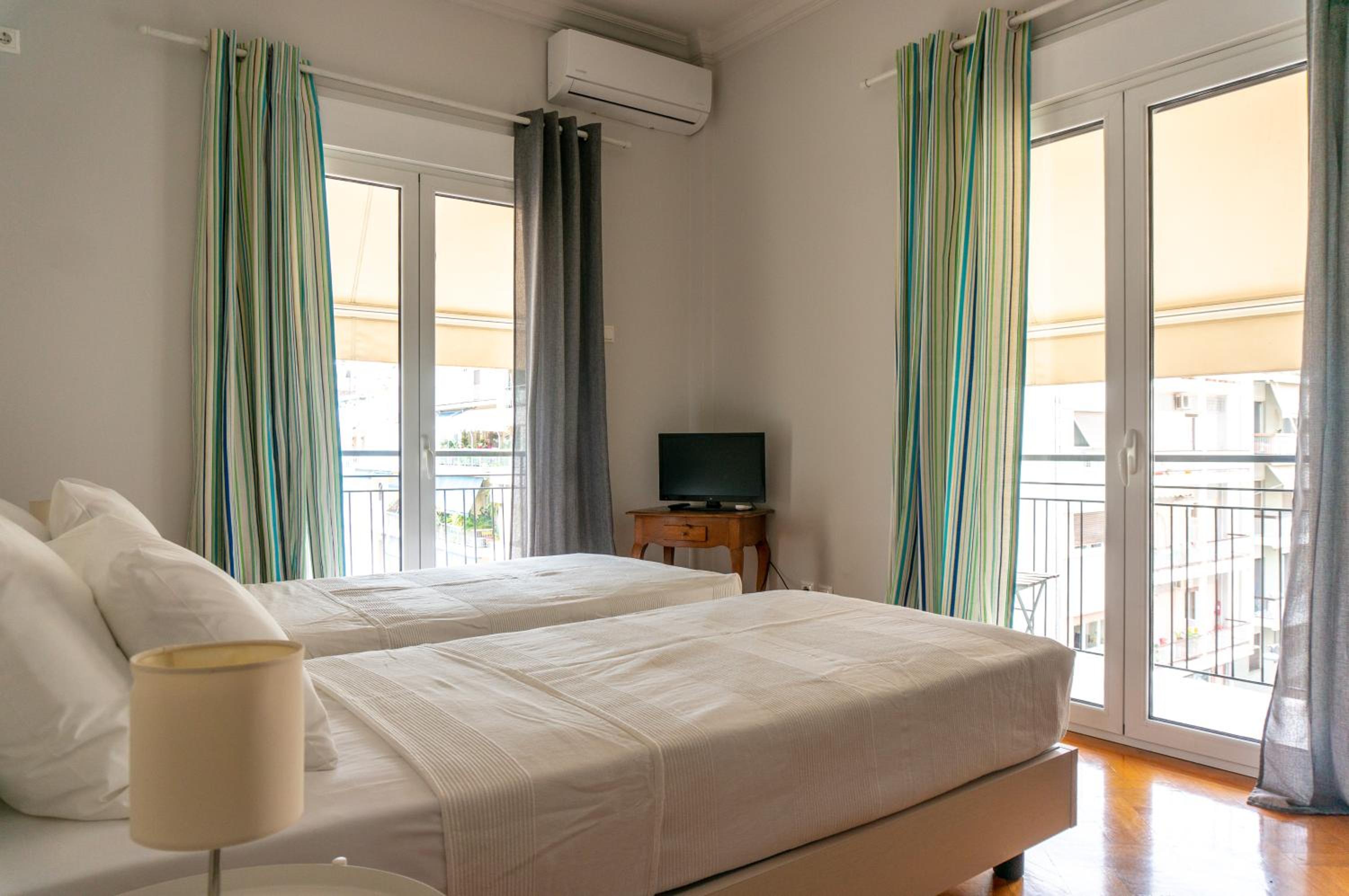 Acropolis Now! 2BR in central Athens