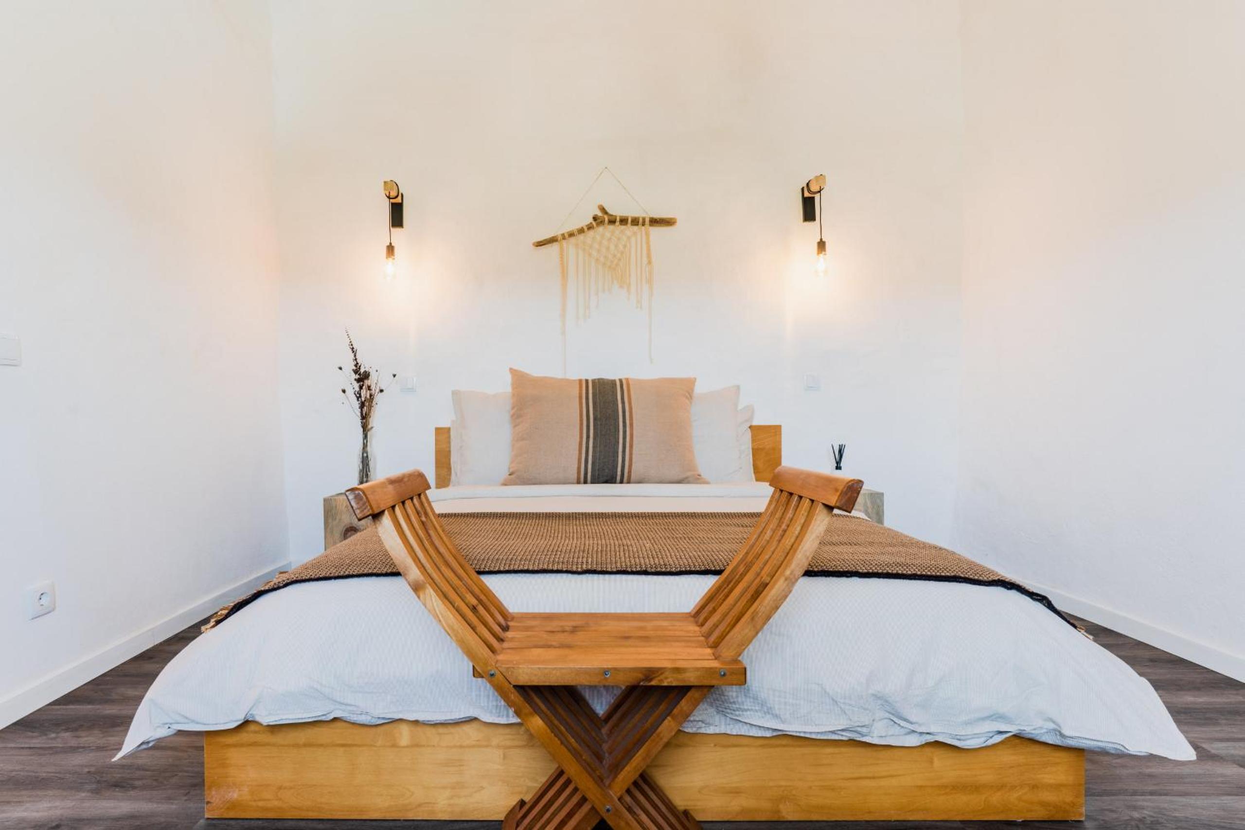 Casa Alfambras - Holiday Cottage in Aljezur by Lisbeyond view 2