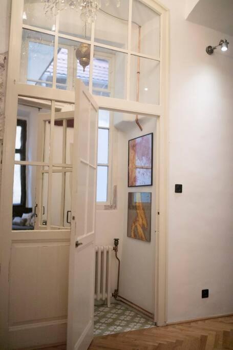 King Charles Apartment