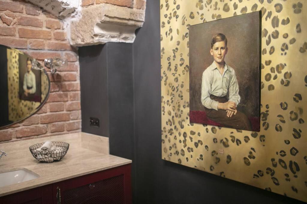 King Charles Apartment