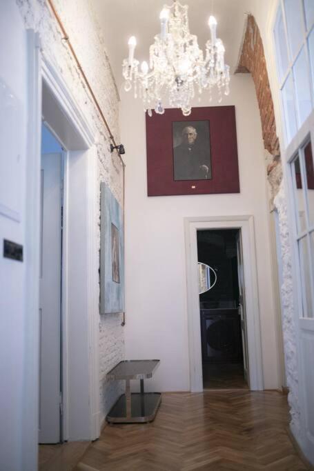 King Charles Apartment