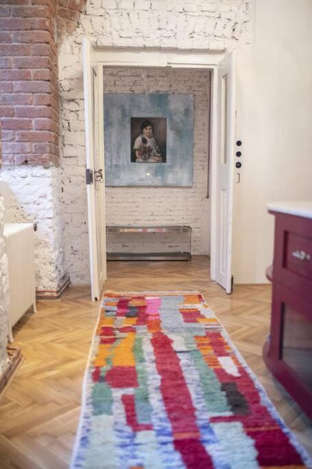 King Charles Apartment