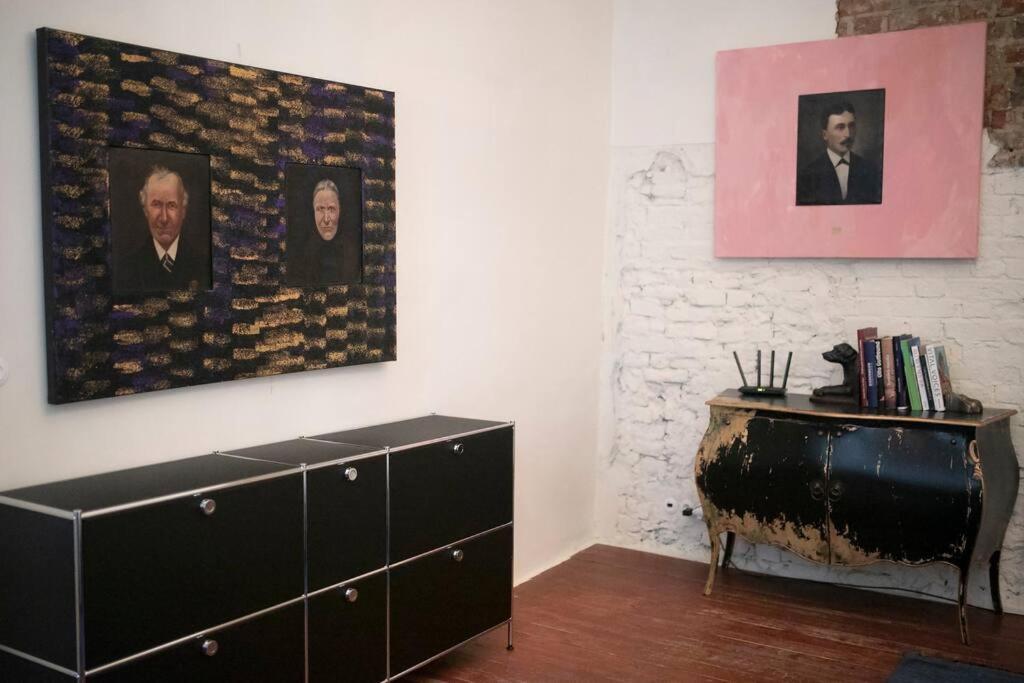 King Charles Apartment