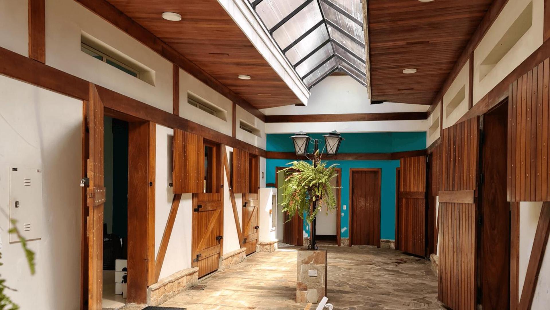 Dúplex Luxo com Piscina Aquecida, Lareira e Wifi